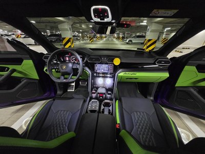 2024 Lamborghini URUS photo 10