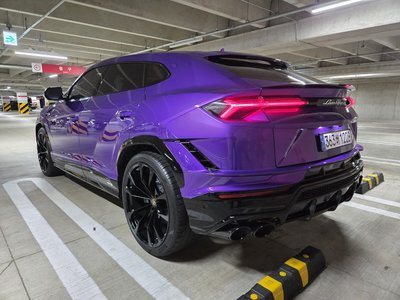 2024 Lamborghini URUS photo 7