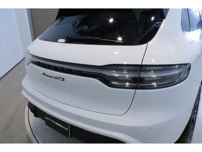 2022 Porsche MACAN thumbnail 47