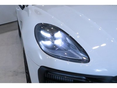 2022 Porsche MACAN thumbnail 46