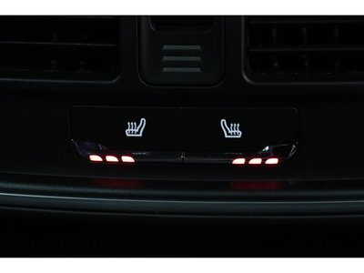 2022 Porsche MACAN thumbnail 26