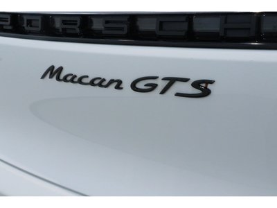 2022 Porsche MACAN thumbnail 49