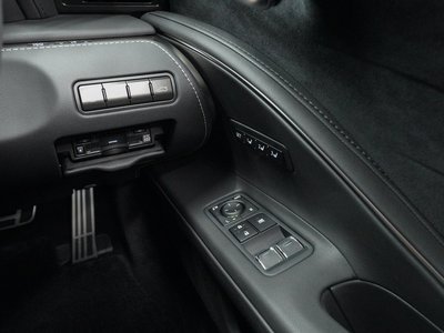 صورة مصغرة 76 لـ 2023 Lexus LC