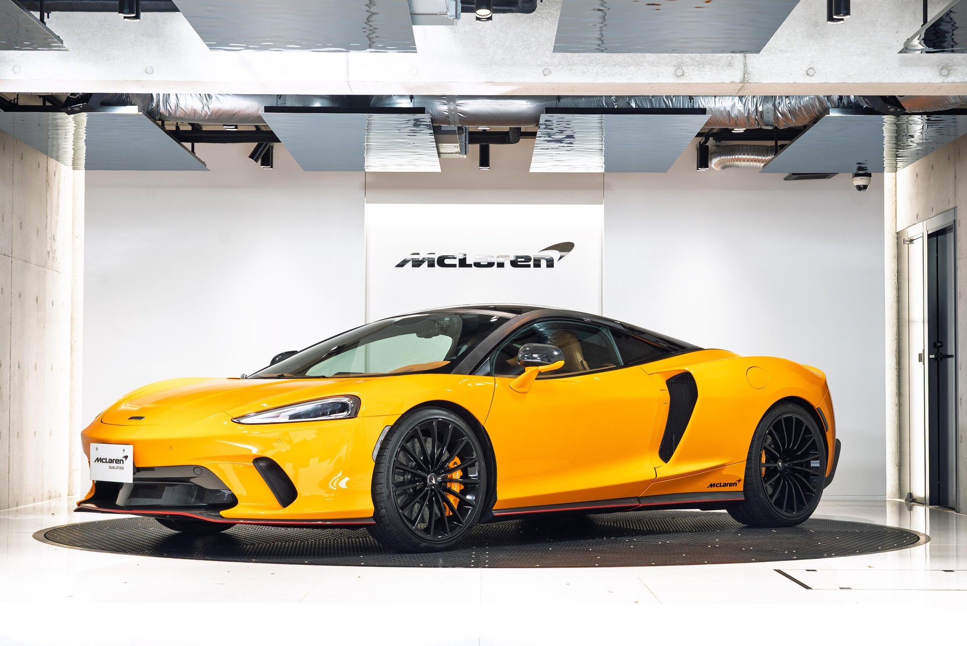 MCLAREN GT - View 1