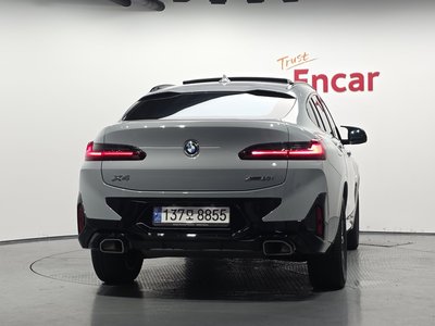 صورة 3 لـ 2023 BMW X4