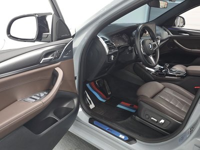 صورة 10 لـ 2023 BMW X4