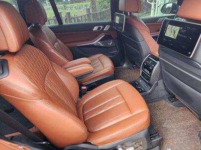 2021 BMW X7 thumbnail 12