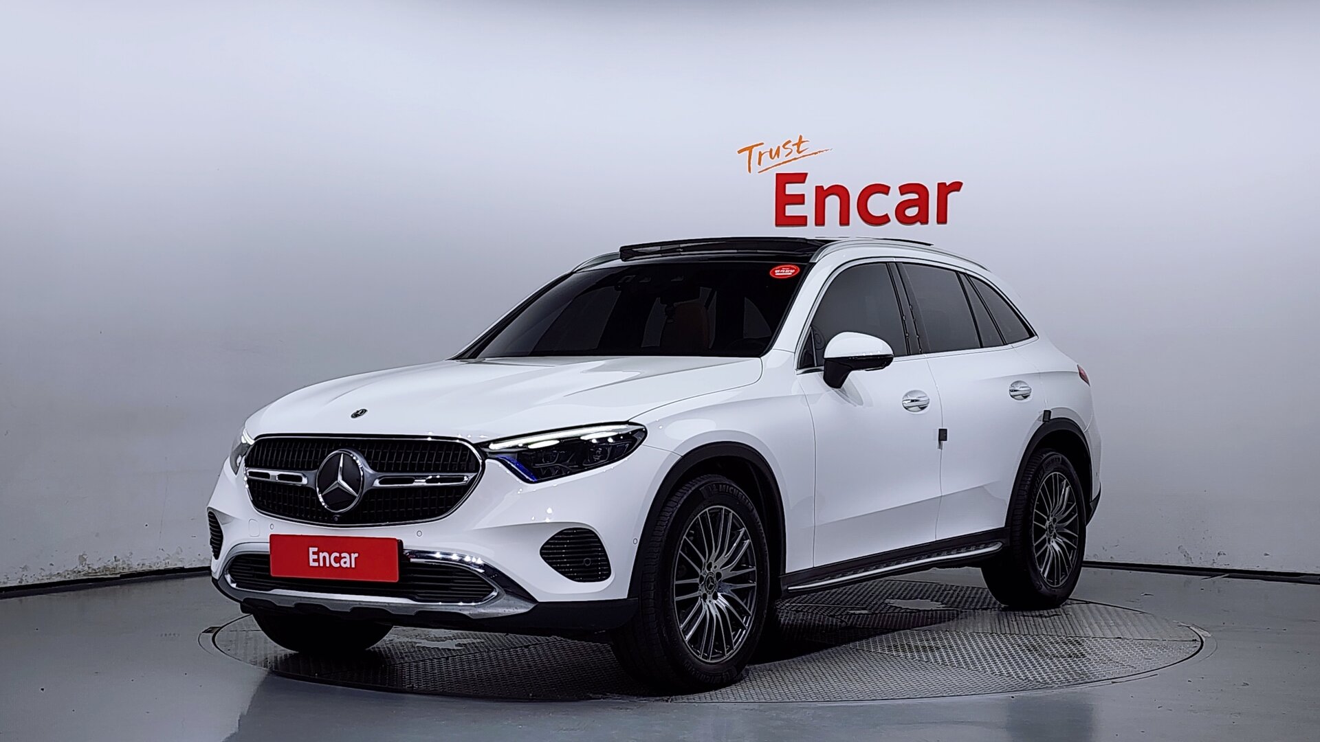 MERCEDES-BENZ GLC - View 1