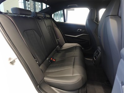 صورة 9 لـ 2026 BMW M3 SEDAN