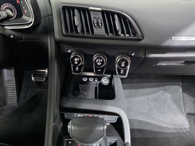 صورة مصغرة 13 لـ 2021 AUDI R8