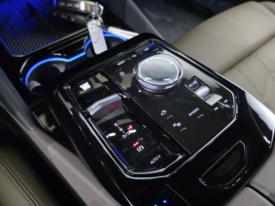صورة مصغرة 12 لـ 2025 BMW 5 SERIES