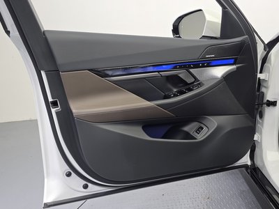 صورة مصغرة 14 لـ 2025 BMW 5 SERIES