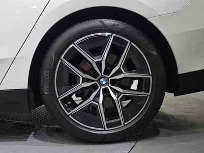 صورة 8 لـ 2025 BMW 5 SERIES