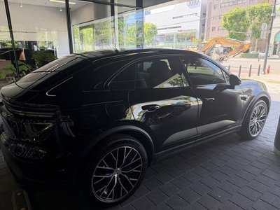 PORSCHE MACAN - 3