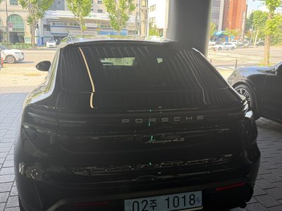 PORSCHE MACAN - 2