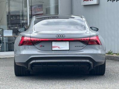 AUDI RS E-TRON GT - 9