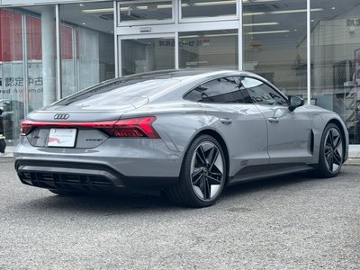 AUDI RS E-TRON GT - 8