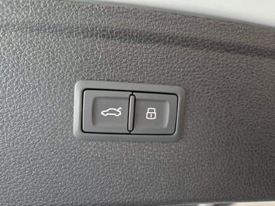 2022 AUDI SQ5 — миниатюра 15