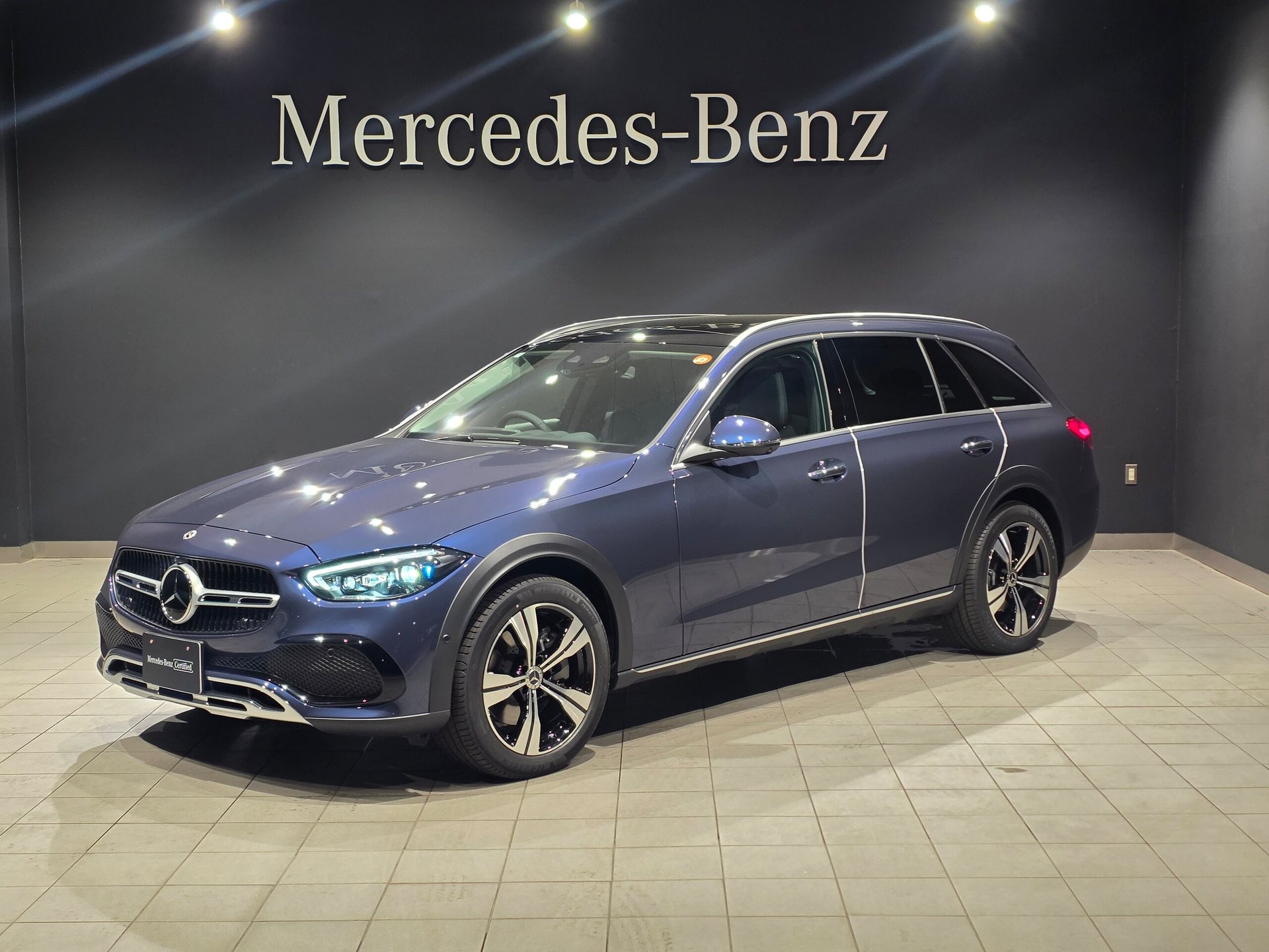 MERCEDES-BENZ C-CLASS ALL-TERRAIN - View 1