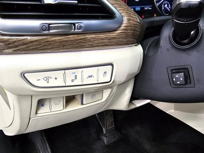 2021 Genesis G90 — миниатюра 14
