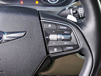 2021 Genesis G90 — миниатюра 20