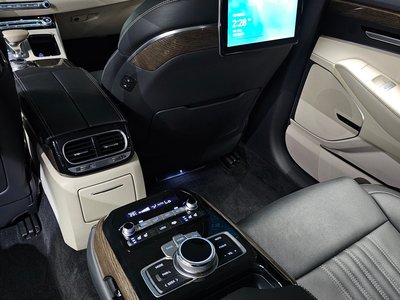 2021 Genesis G90 — фото 9