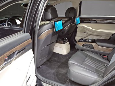 2021 Genesis G90 — миниатюра 12