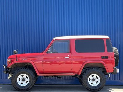 TOYOTA LAND CRUISER 70 - 5