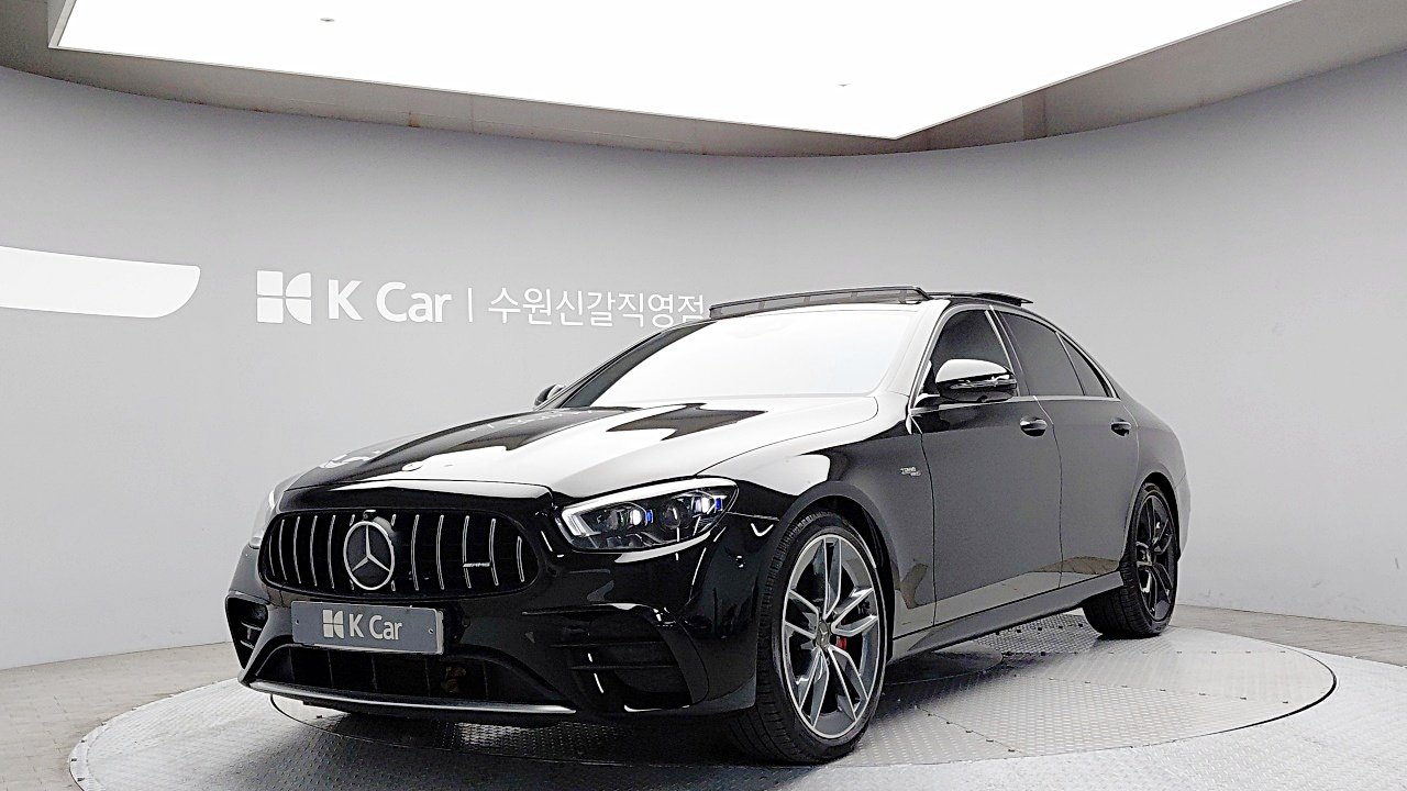 MERCEDES-BENZ E-CLASS - View 1