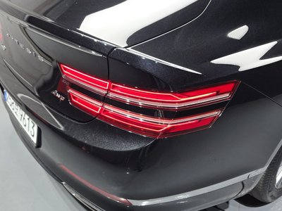 GENESIS G80 (RG3) - 10