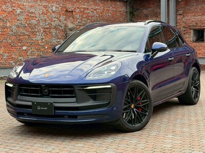 PORSCHE MACAN - 2