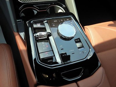 2025 BMW 5 SERIES 缩略图 11