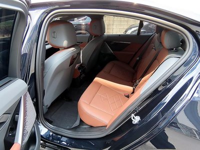 2025 BMW 5 SERIES 照片 7