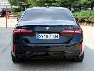 2025 BMW 5 SERIES 照片 3