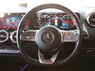 MERCEDES-BENZ GLA - 8