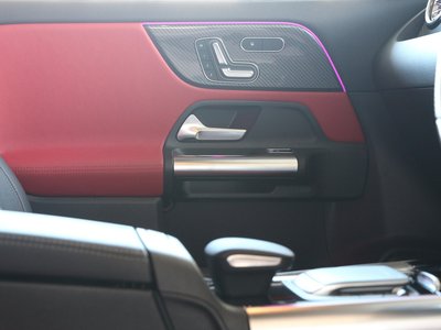 MERCEDES-BENZ GLA - 9