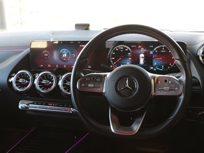 MERCEDES-BENZ GLA - 7