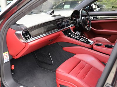 2019 Porsche PANAMERA 照片 38
