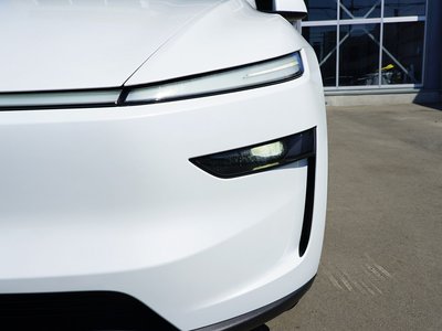 TESLA MODEL Y - 10