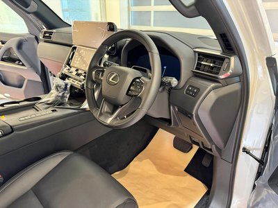 صورة مصغرة 13 لـ 2026 Lexus LX
