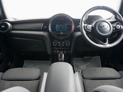 صورة 10 لـ 2020 MINI COOPER