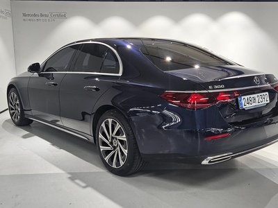 MERCEDES-BENZ E-CLASS - 2