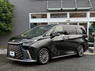 صورة 8 لـ 2025 Lexus LM