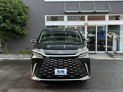 صورة 5 لـ 2025 Lexus LM
