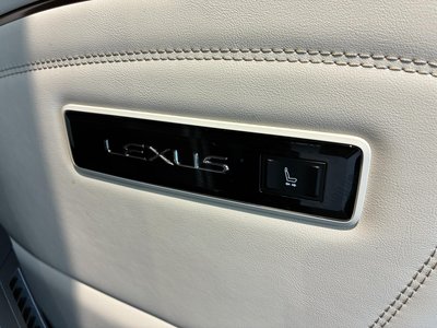 2025 Lexus LM — миниатюра 29