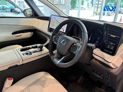 2025 Lexus LM — миниатюра 24