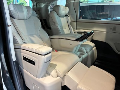 2025 Lexus LM — миниатюра 27