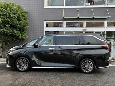 صورة 10 لـ 2025 Lexus LM