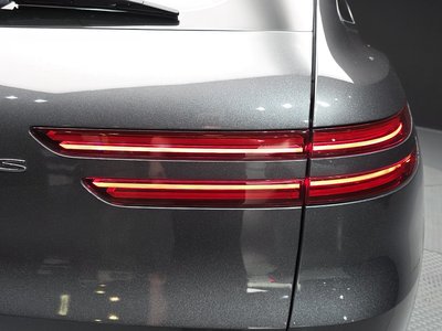 صورة 10 لـ 2023 Genesis GV70