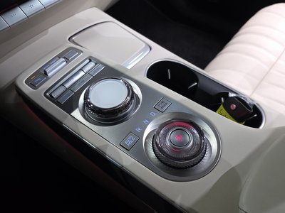 صورة مصغرة 12 لـ 2023 Genesis GV70